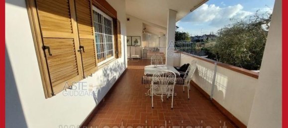 5 bedrooms Apartment in Rome, Italy No. 330808 9