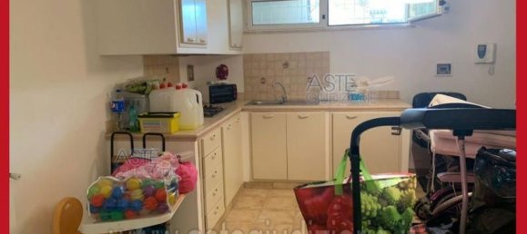 5 bedrooms Apartment in Rome, Italy No. 330808 22