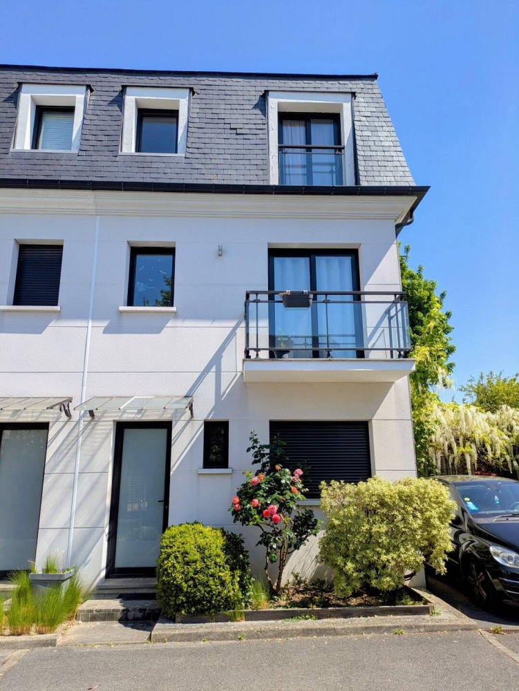 4 bedrooms House in Bry-sur-Marne, France No. 334271