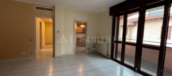 3 rooms Apartment in Parabiago, Italy No. 16581 9