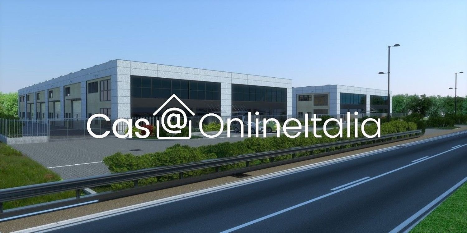 178m² Warehouse in Vaiano, Italy No. 62404