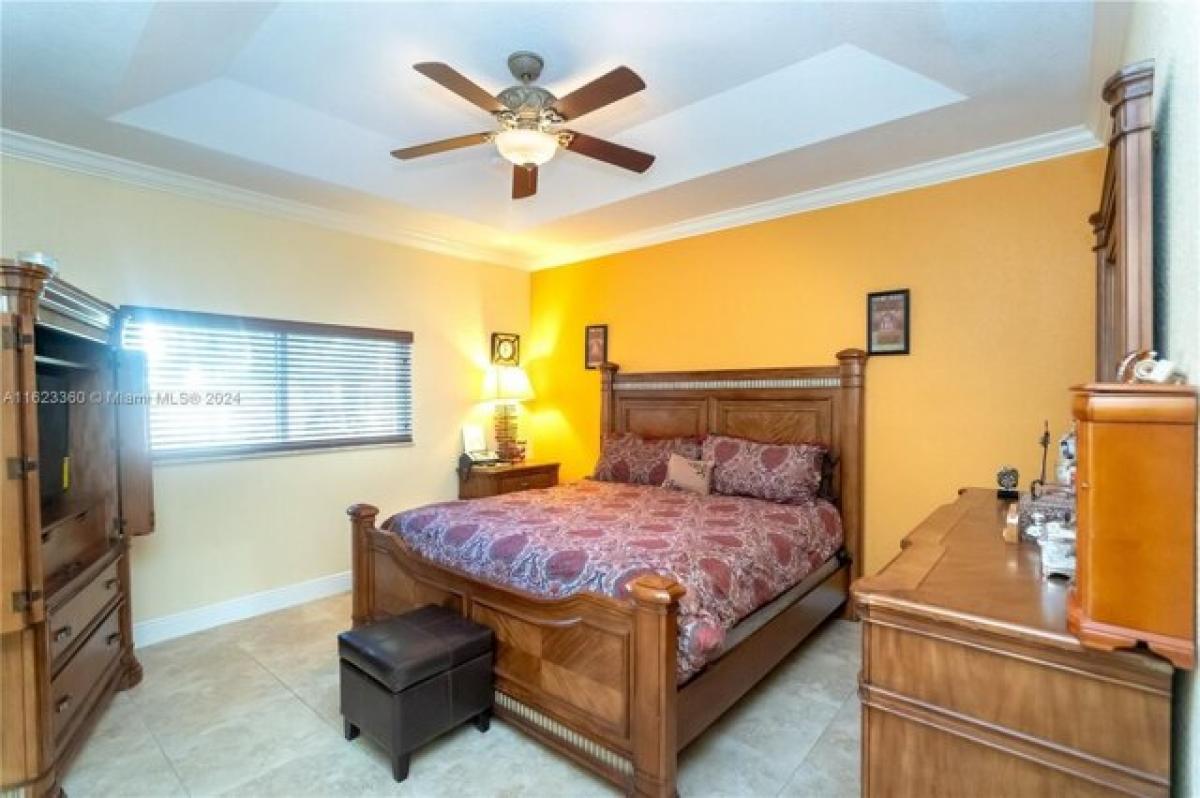 4 bedrooms House in Miami, USA No. 273567