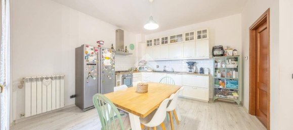 2 Schlafzimmer Wohnung in Rome, Italy, Nr. 214281 4