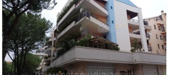 5 rooms Apartment in Pescara, Italy No. 41801 24