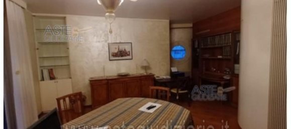 5 rooms Apartment in Pescara, Italy No. 41801 14