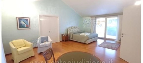 5 rooms Apartment in Pescara, Italy No. 41801 5