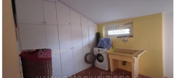 5 rooms Apartment in Pescara, Italy No. 41801 9