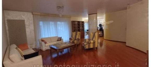 5 rooms Apartment in Pescara, Italy No. 41801 17