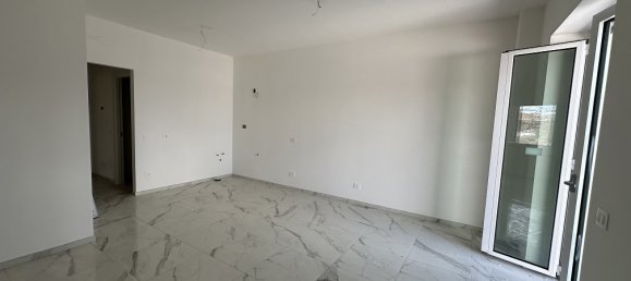 Casa de 4 habitaciónes en Manziana, Italy No. 18222 6