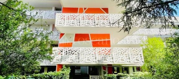 4 bedrooms Apartment in Brescia, Italy No. 381889 3