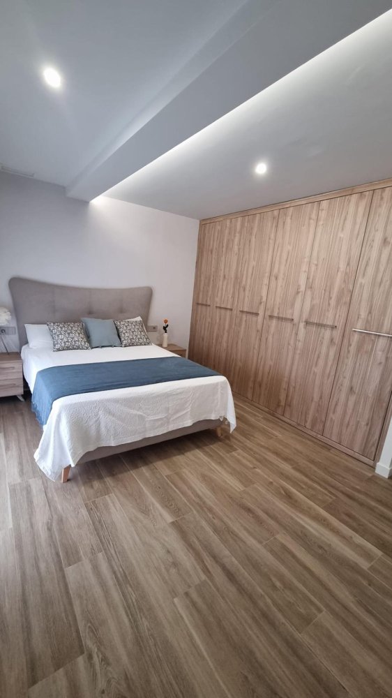 Квартира с 3 спальнями в Аликанте, Испания № 170599