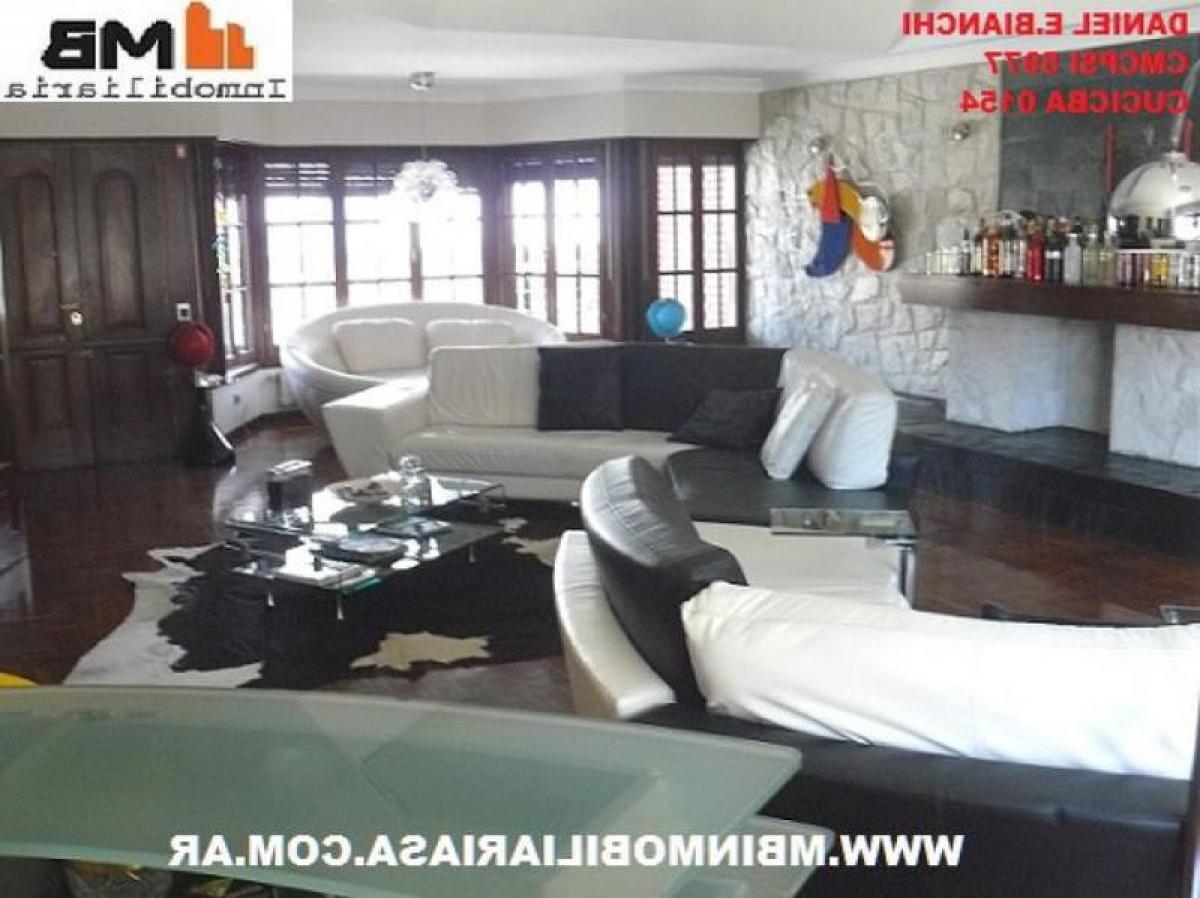 4 bedrooms House in Buenos Aires, Argentina No. 1117