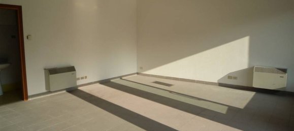 82m² Commercial property in Pordenone, Italy No. 22969 5