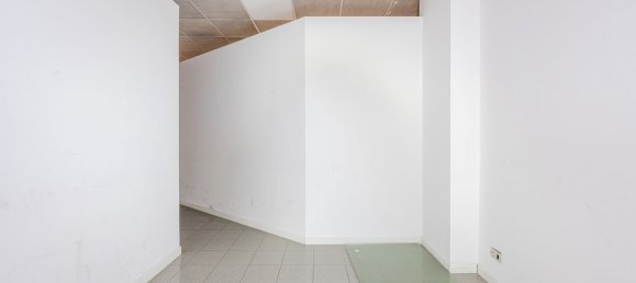 52m² Office in Reggio Emilia, Italy No. 82819 12