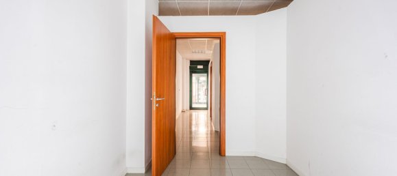 52m² Office in Reggio Emilia, Italy No. 82819 9