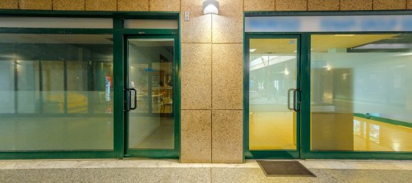 52m² Office in Reggio Emilia, Italy No. 82819 17