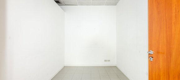 52m² Office in Reggio Emilia, Italy No. 82819 8