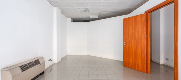 52m² Office in Reggio Emilia, Italy No. 82819 5