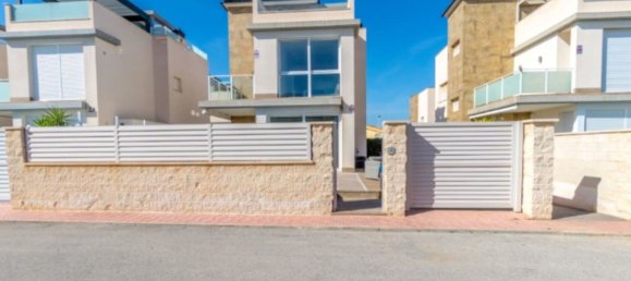 4 غرف نوم منزل في Torrevieja, Spain رقم 188396 33