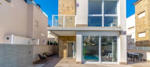 4 غرف نوم منزل في Torrevieja, Spain رقم 188396 3