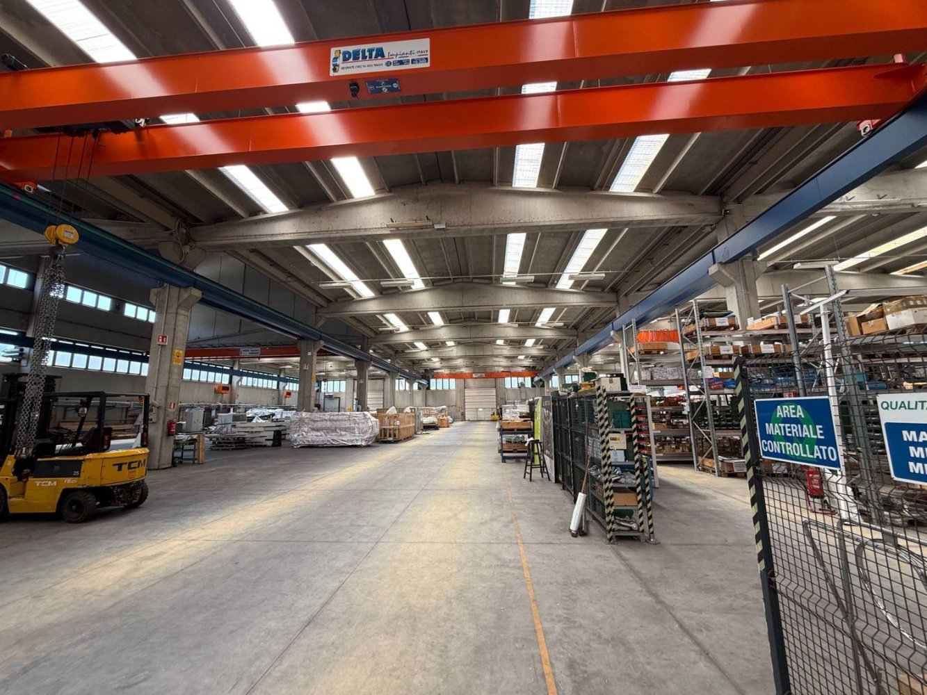 5386m² Commercial property in Azzate, Italy No. 361231