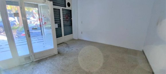 Gewerbliche Immobilie in Zaragoza, Spain 45m², Nr. 132021 2