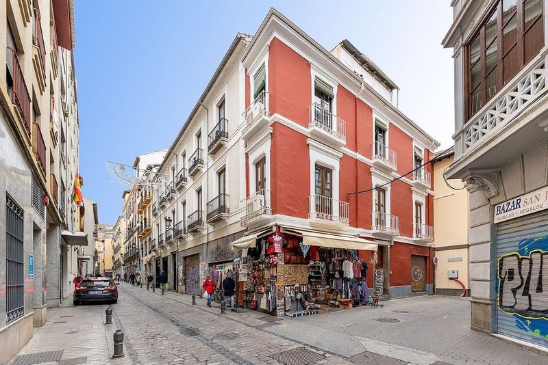 Apartamento de 2 dormitorios en Granada, Spain No. 227858