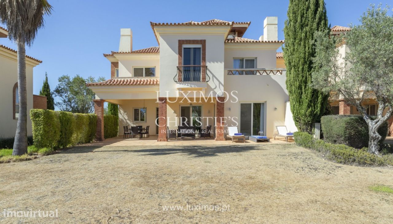 Вилла с 3 спальнями в Вила Нова де Касела, Португалия № 111594