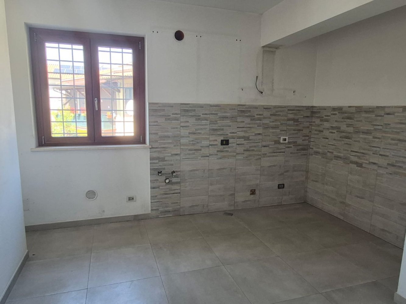 4 غرف نوم شقة في Frosinone, Italy رقم 388618