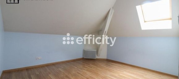 2 bedrooms Duplex in Elbeuf, France No. 314008 3