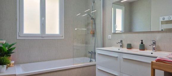 3 bedrooms House in Saint-Sebastien-sur-Loire, France No. 331113 9