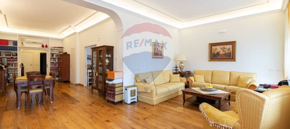 6 bedrooms Apartment in Rome, Italy No. 314543 2
