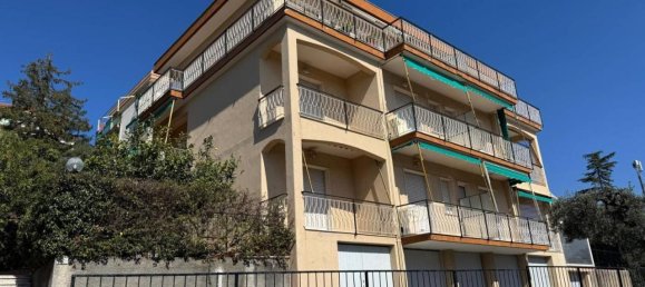 3 rooms Apartment in Pietra Ligure, Italy No. 169176 8