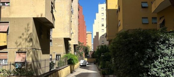 3 rooms Apartment in Rome, Italy No. 190321 3