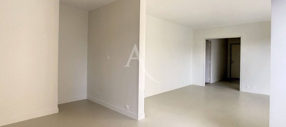 3 bedrooms Apartment in Saint-Germain-en-Laye, France No. 282825 10