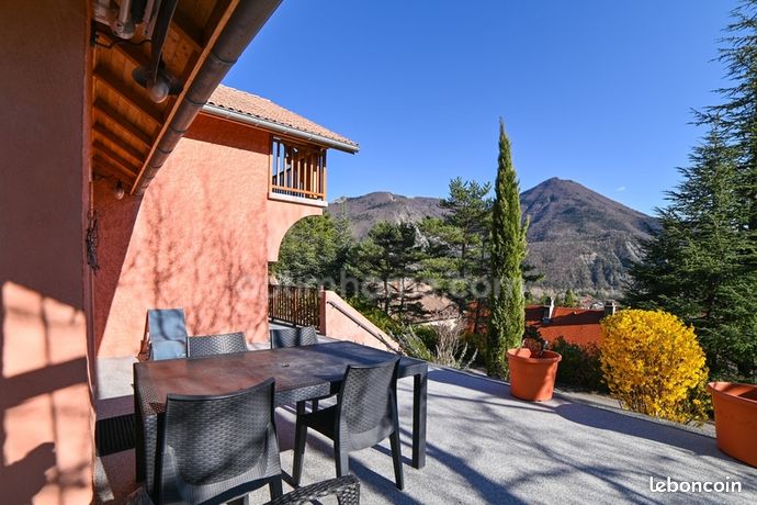 4 bedrooms House in Veynes, France No. 300780