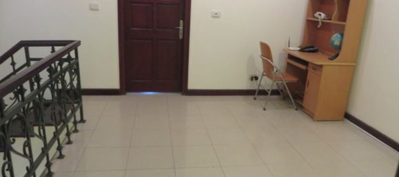 Villa de 4 dormitorios en Tay Ho, Vietnam No. 3833 6