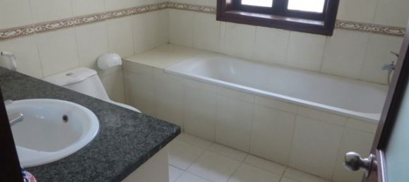 Villa de 4 dormitorios en Tay Ho, Vietnam No. 3833 13