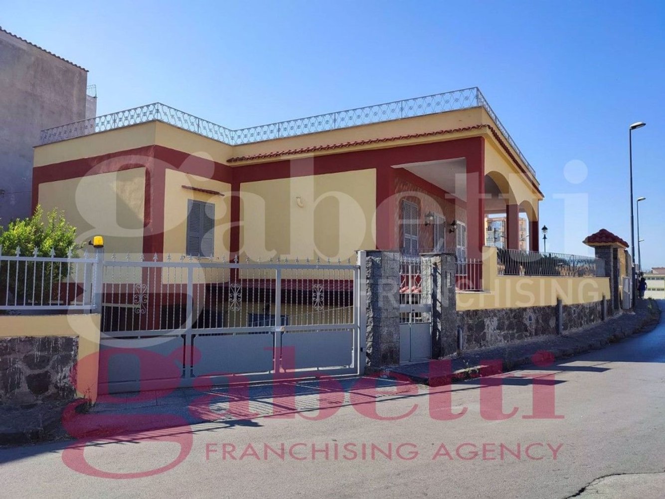 7 bedrooms House in Trecase, Italy No. 340039