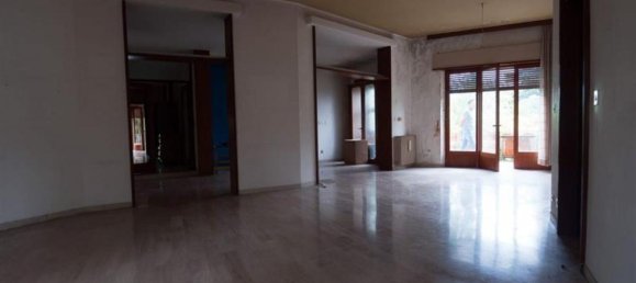 4 bedrooms Villa in Montebelluna, Italy No. 683 7