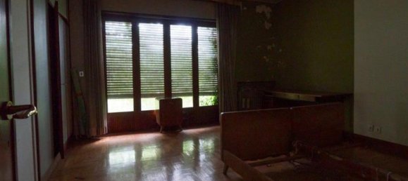 4 bedrooms Villa in Montebelluna, Italy No. 683 5
