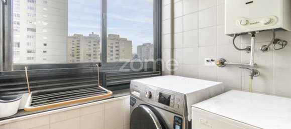 2 bedrooms Apartment in Porto, Portugal No. 11495 10