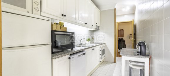 2 bedrooms Apartment in Porto, Portugal No. 11495 9