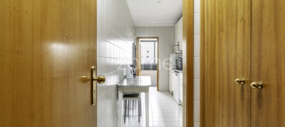 2 bedrooms Apartment in Porto, Portugal No. 11495 6