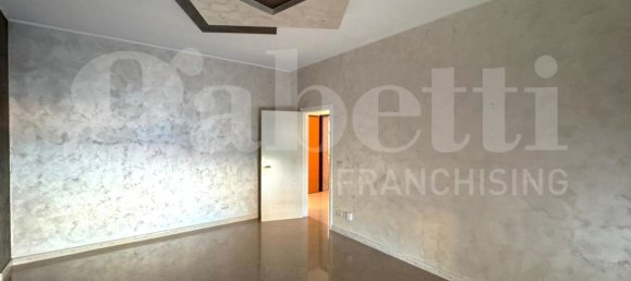 2 Schlafzimmer Wohnung in Bari, Italy, Nr. 351413 3