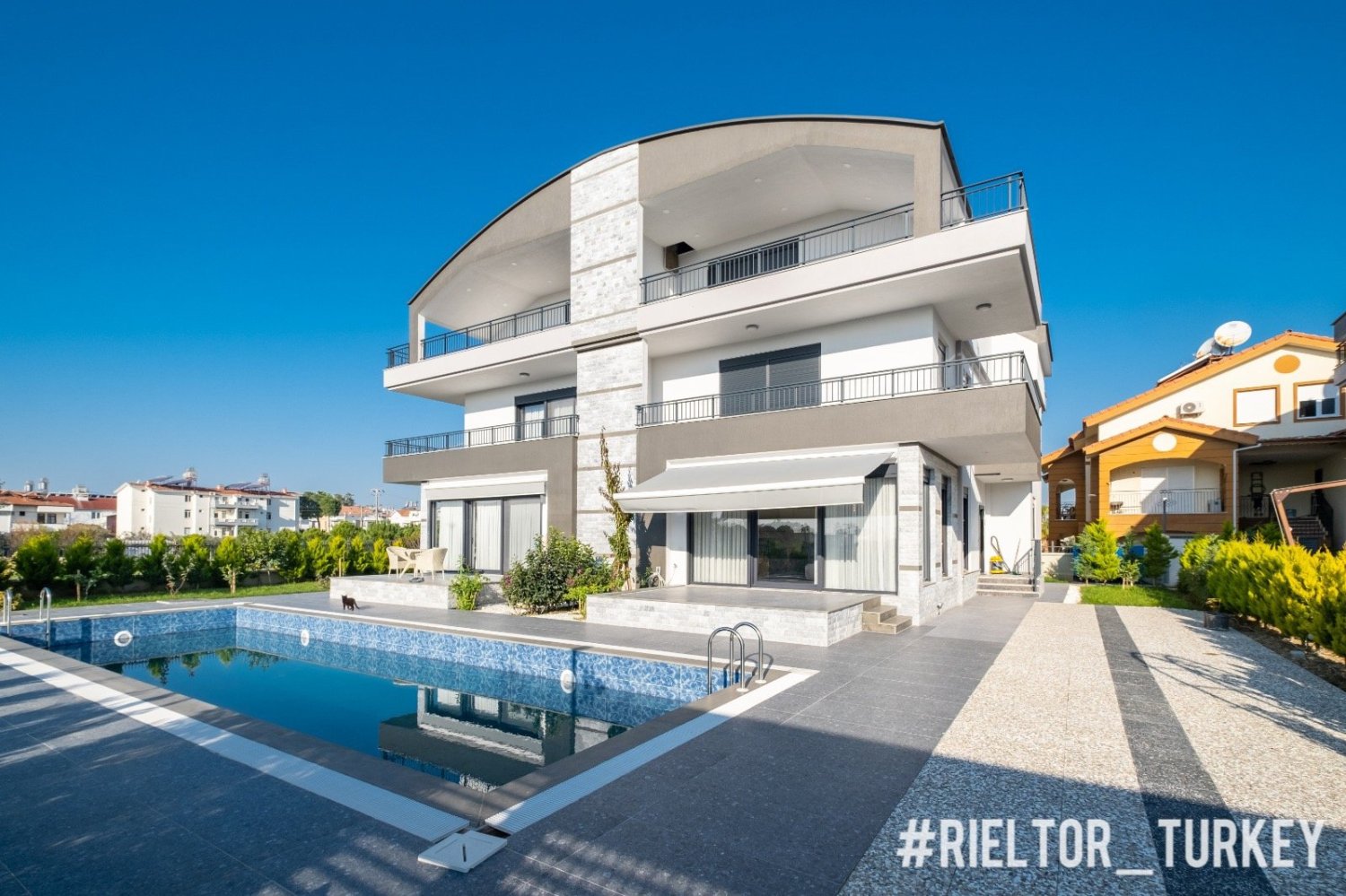 فيلا 4+1 في Side, Turkey رقم 8809