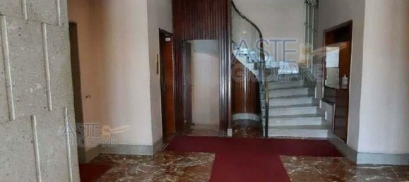 4 rooms Apartment in Rome, Italy No. 185642 8