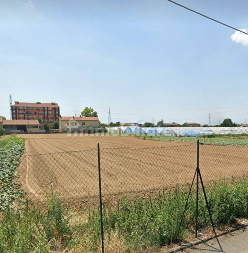 Grundstück in Nichelino, Italy 1000m², Nr. 218145