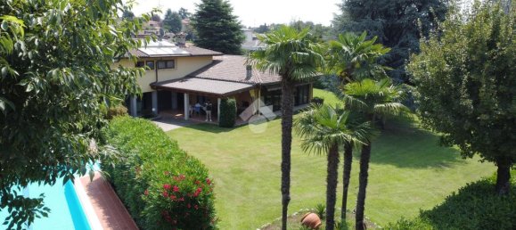 Villa de 7 habitaciónes en Mozzo, Italy No. 6540 16