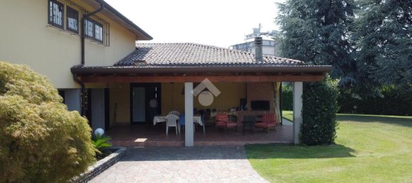 Villa de 7 habitaciónes en Mozzo, Italy No. 6540 13